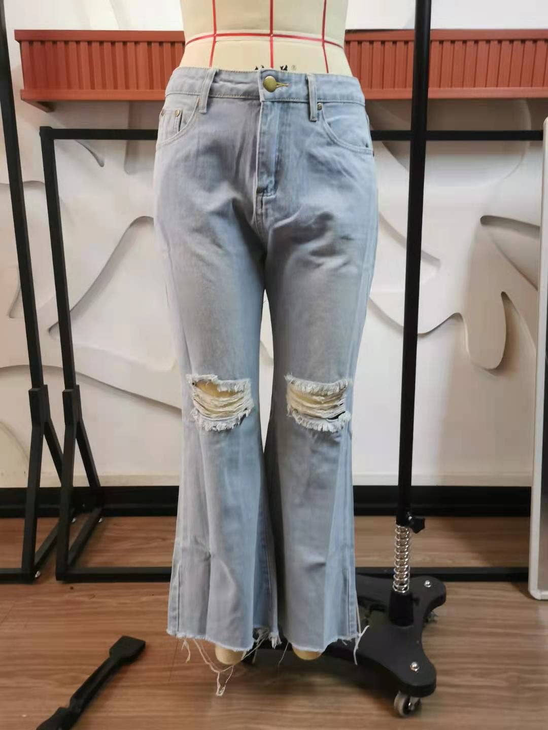 Western basic high rise flare ripped jeans